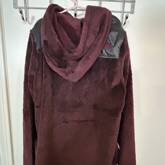 The North Face Maroon and Gray Fleece Jacket - Picture 3 of 4